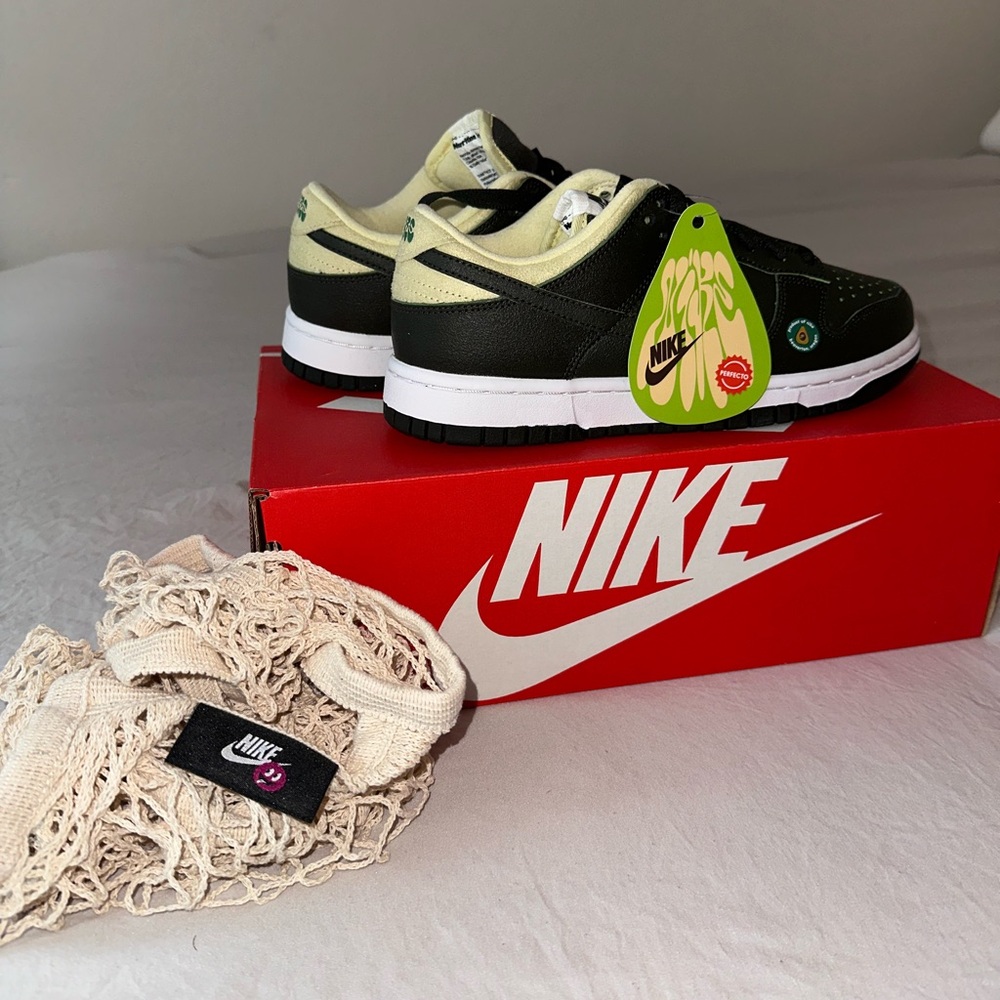 Nike  Low LX 'Avocado'